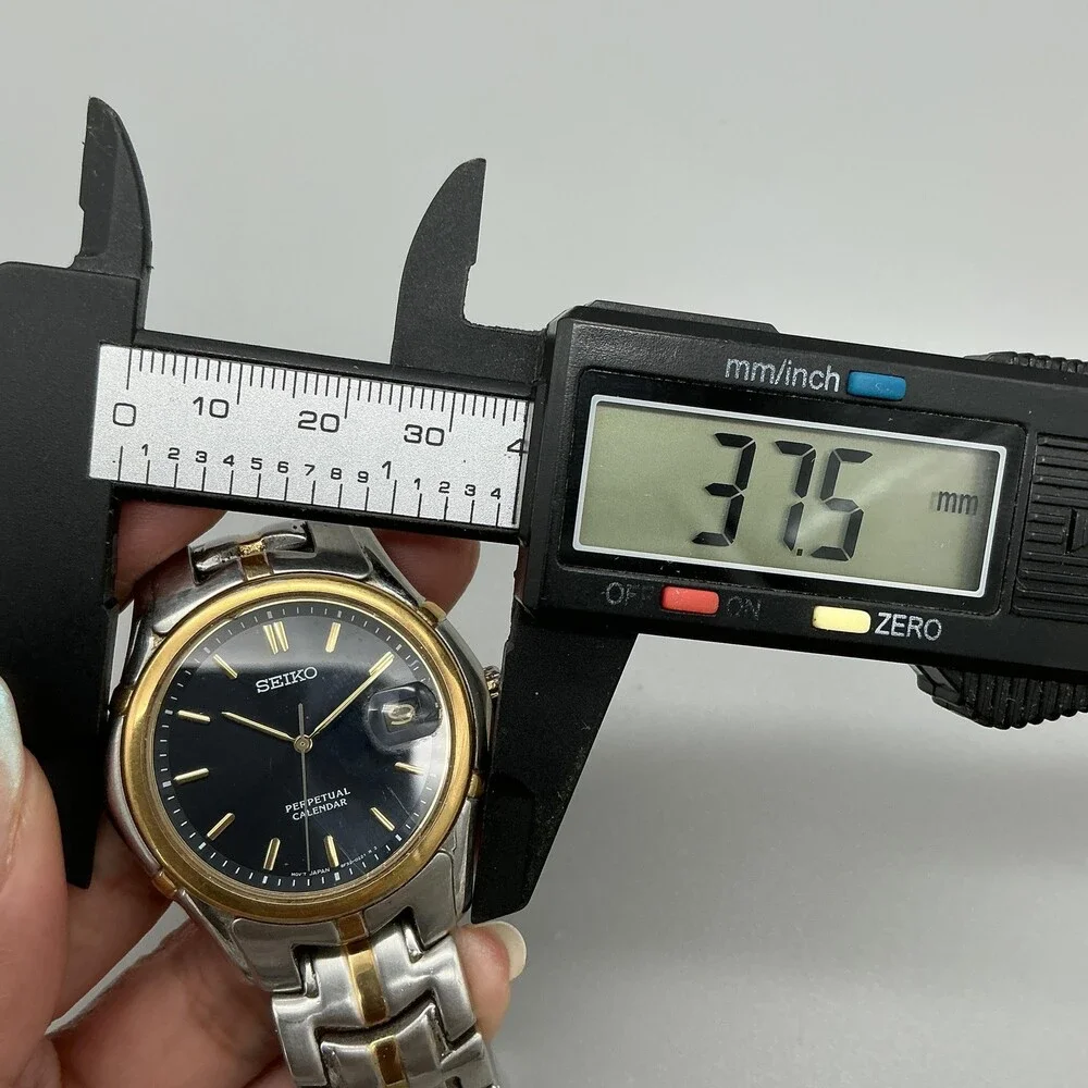 Seiko Perpetual Calendar Mens Watch 38mm Black Two Tone 8F32-0A09 For Parts